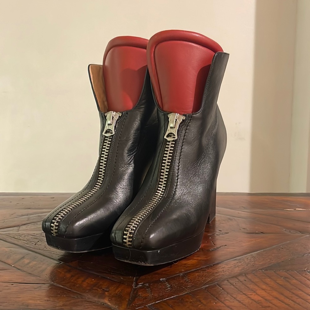 ACNE RED TONGUE ZIP UP PLATFORM BOOTS